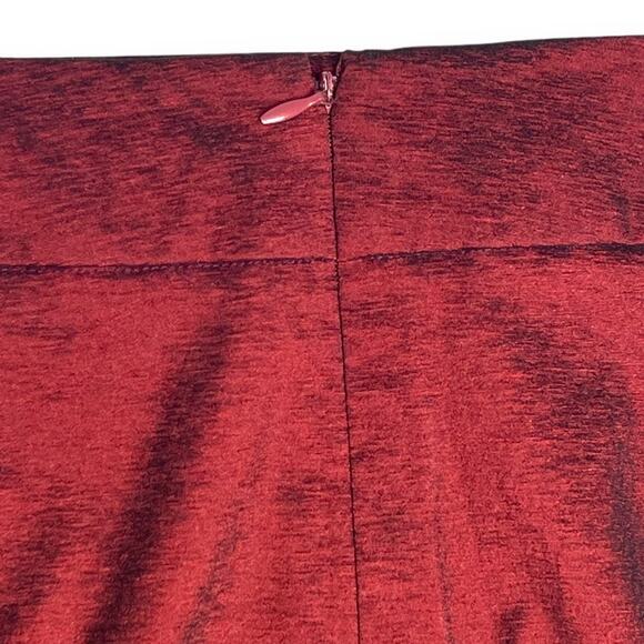 Vintage Caché Cranberry Metallic Sheen 9" Slit Pencil Skirt Stretch Size 4 - Picture 2 of 4